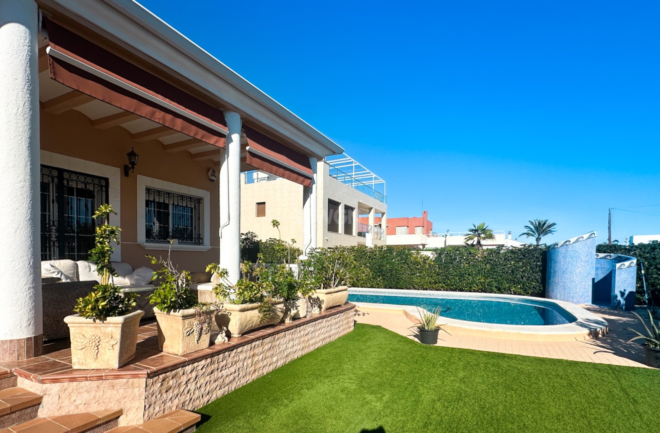 Resale - Villa - La Mata - Costa Blanca