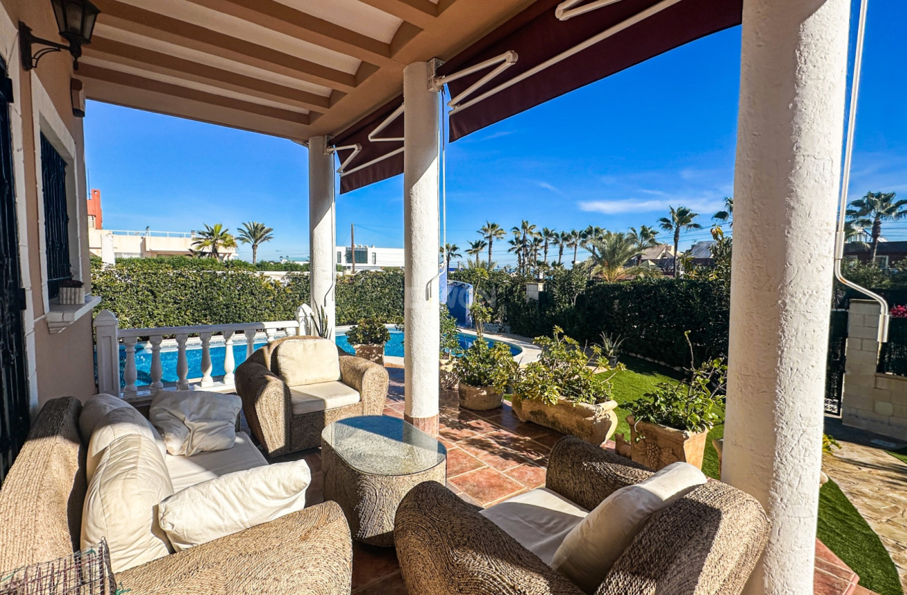 Resale - Villa - La Mata - Costa Blanca