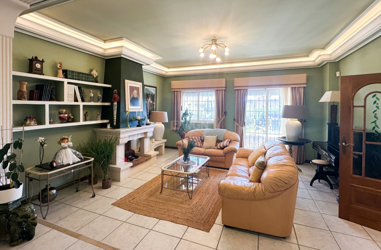 Resale - Villa - La Mata - Costa Blanca