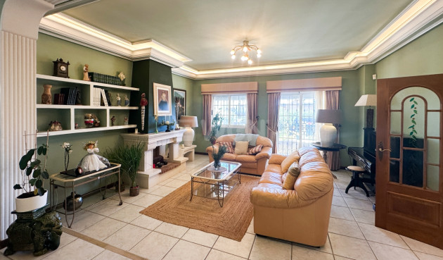 Resale - Villa - La Mata - Costa Blanca