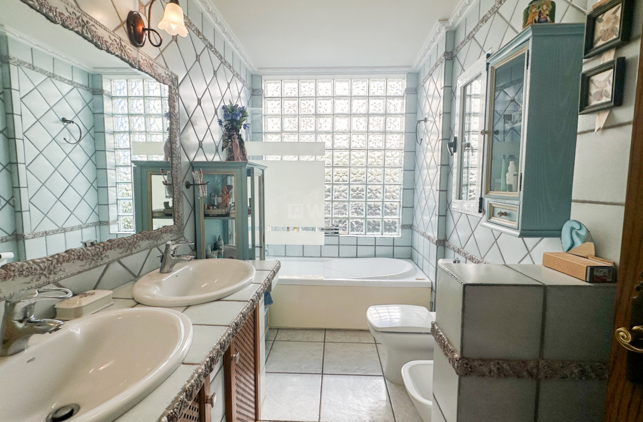 Resale - Villa - La Mata - Costa Blanca