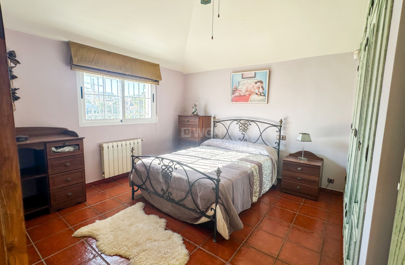 Resale - Villa - La Mata - Costa Blanca