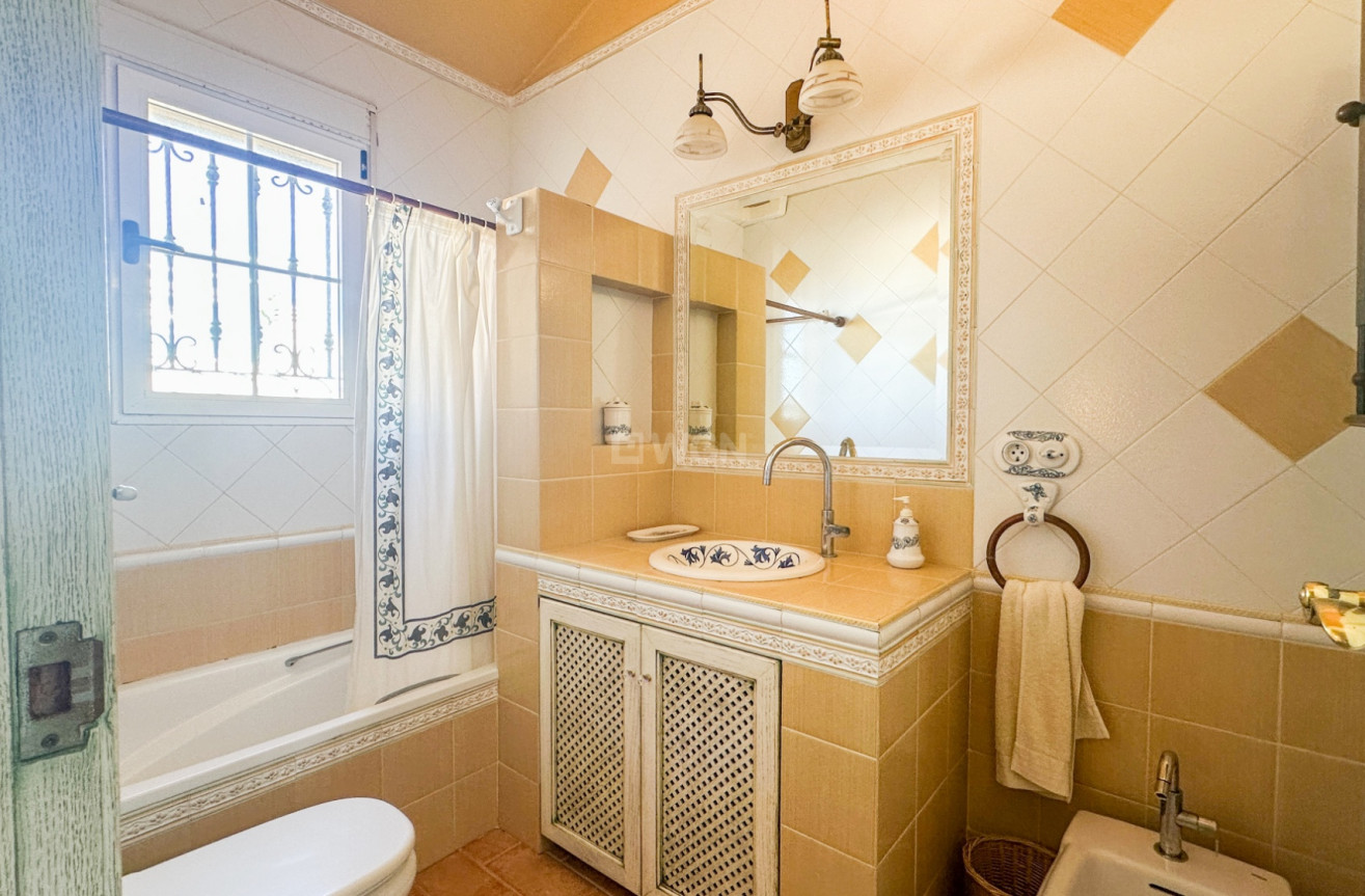 Resale - Villa - La Mata - Costa Blanca