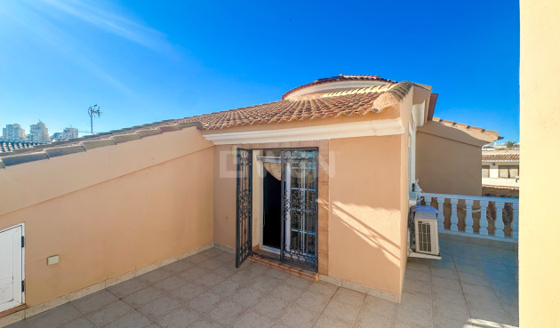 Resale - Villa - La Mata - Costa Blanca