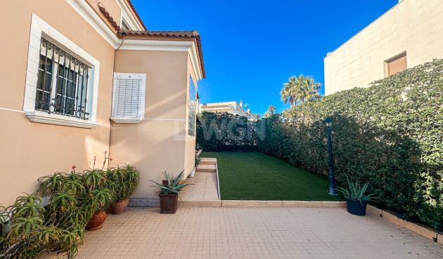 Resale - Villa - La Mata - Costa Blanca