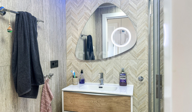 Resale - Apartment / flat - Torrevieja - Costa Blanca