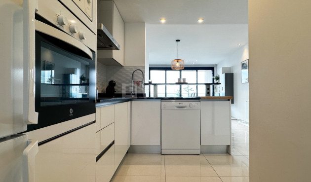 Resale - Apartment / flat - Torrevieja - Costa Blanca