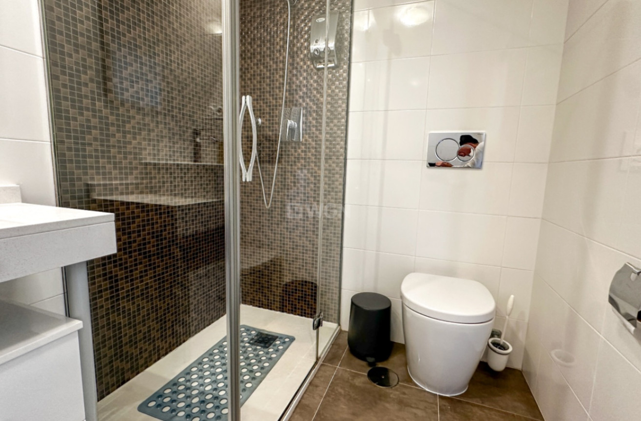 Resale - Apartment / flat - Torrevieja - Costa Blanca