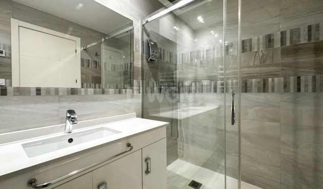 Resale - Apartment / flat - Torrevieja - Costa Blanca