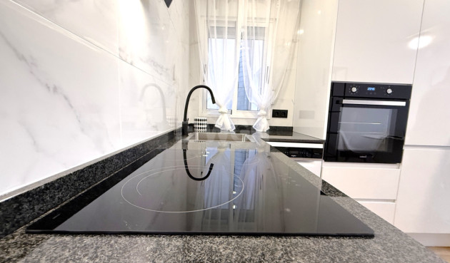 Resale - Apartment / flat - Torrevieja - Costa Blanca