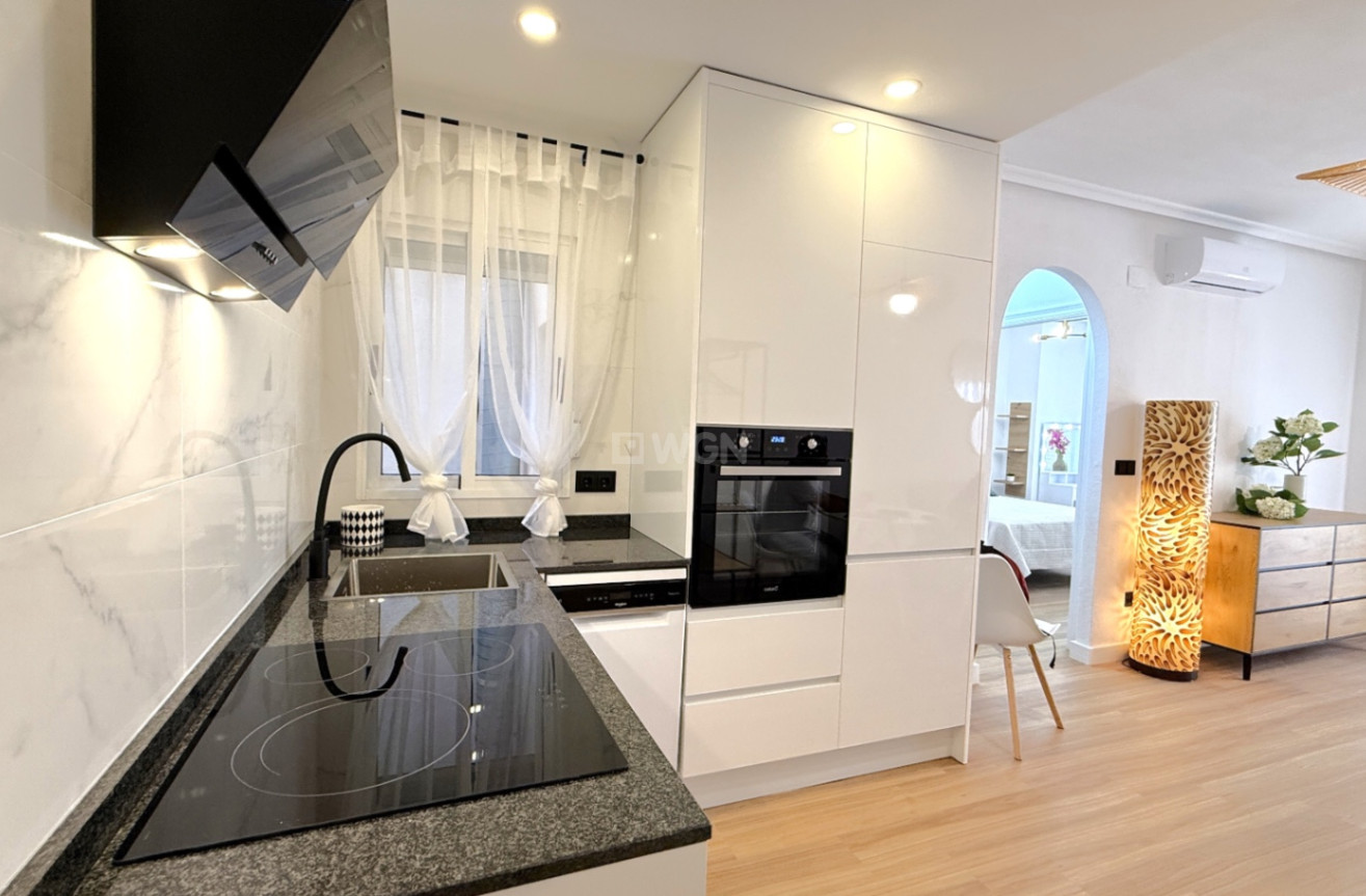 Resale - Apartment / flat - Torrevieja - Costa Blanca