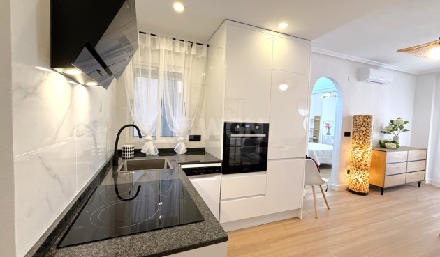 Resale - Apartment / flat - Torrevieja - Costa Blanca