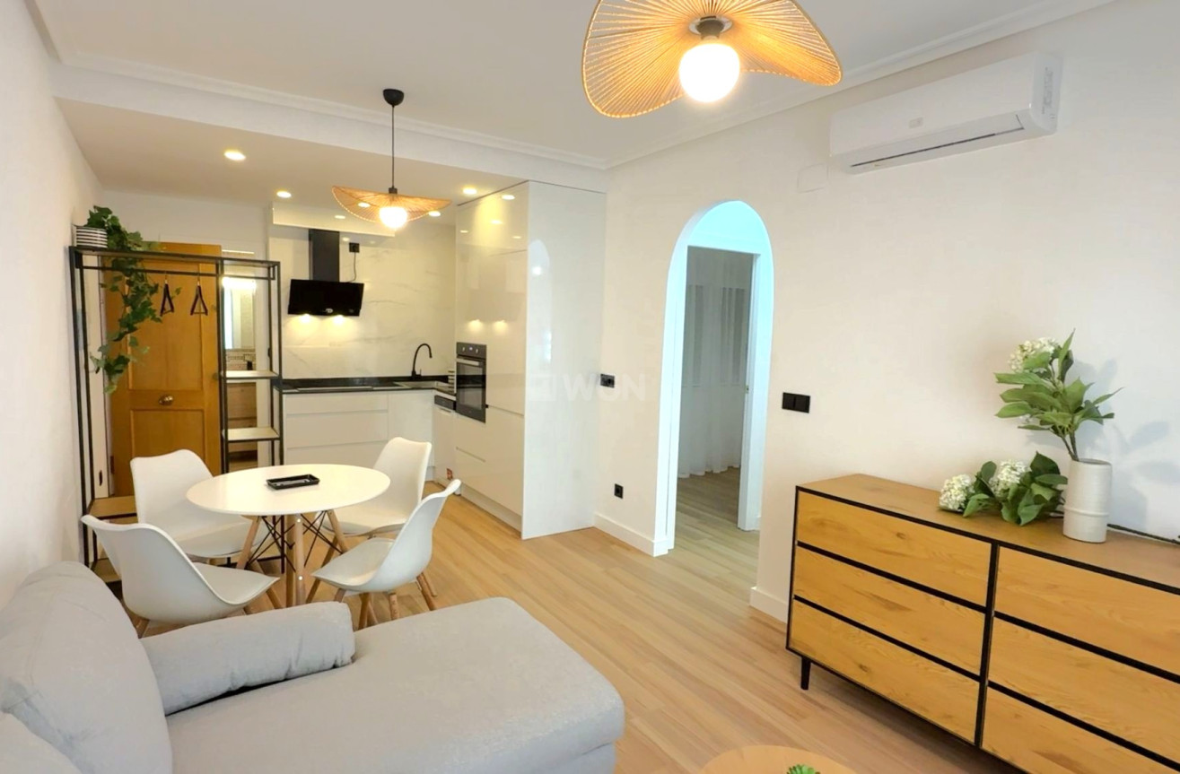 Resale - Apartment / flat - Torrevieja - Costa Blanca