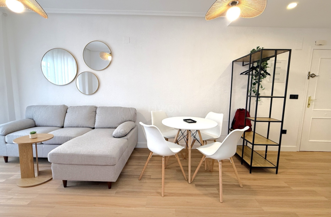 Resale - Apartment / flat - Torrevieja - Costa Blanca