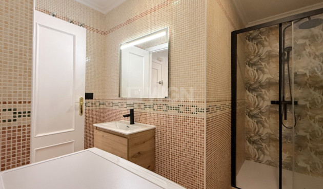 Resale - Apartment / flat - Torrevieja - Costa Blanca