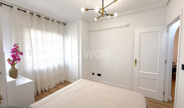 Resale - Apartment / flat - Torrevieja - Costa Blanca