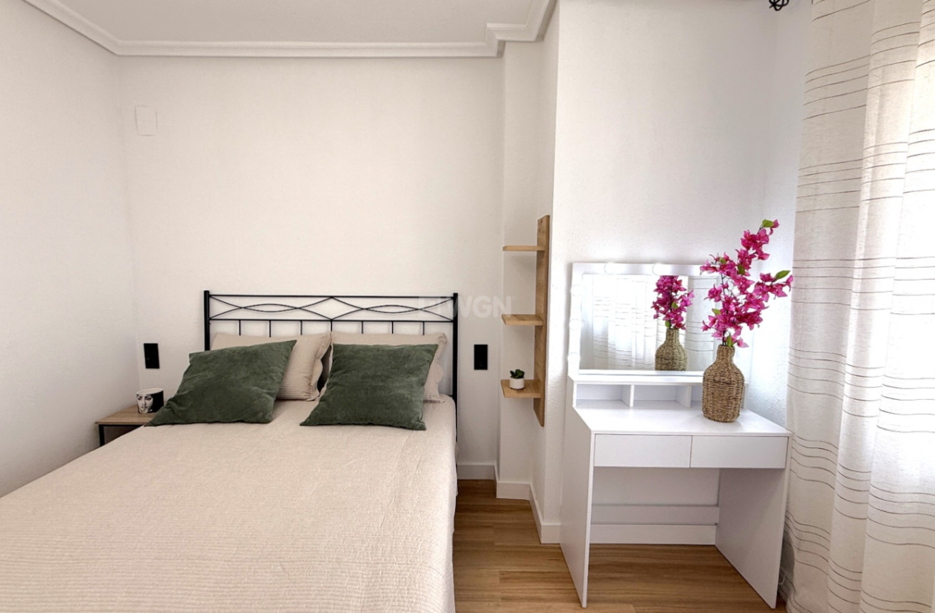 Resale - Apartment / flat - Torrevieja - Costa Blanca