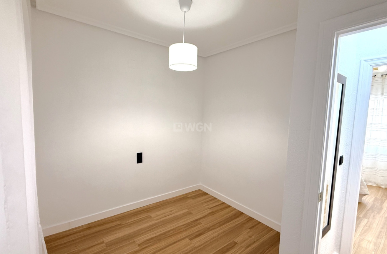 Resale - Apartment / flat - Torrevieja - Costa Blanca