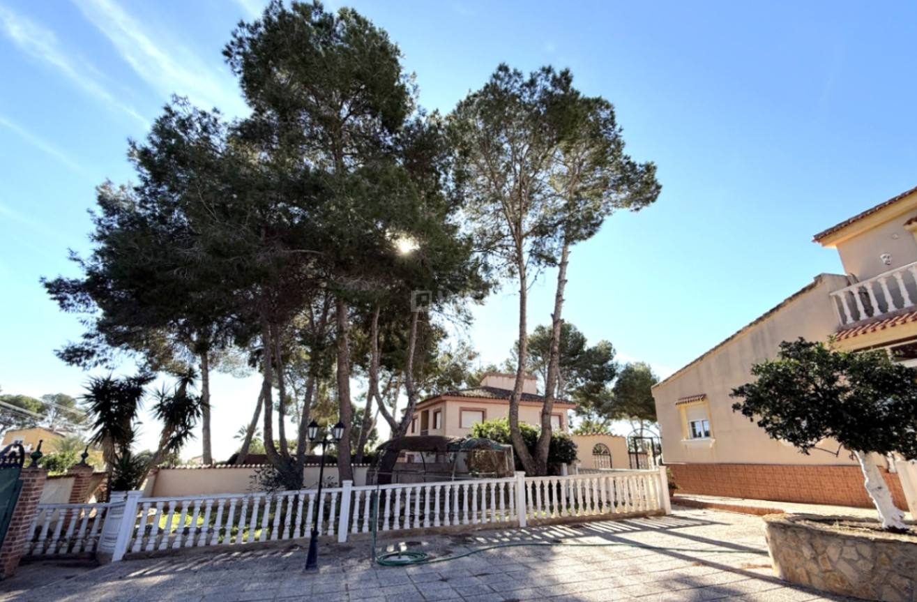 Resale - Villa - Pilar de la Horadada - Costa Blanca