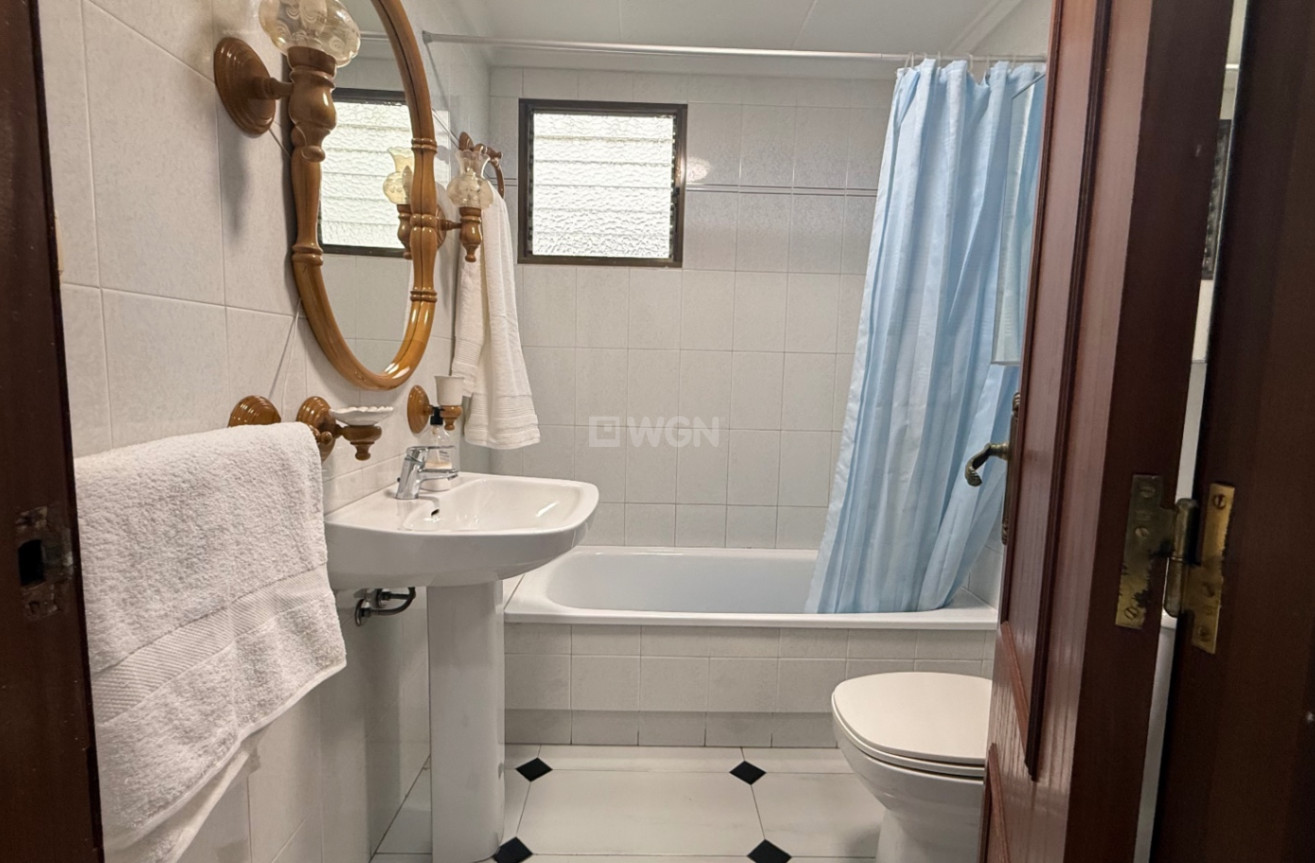 Resale - Apartment / flat - Torrevieja - Costa Blanca