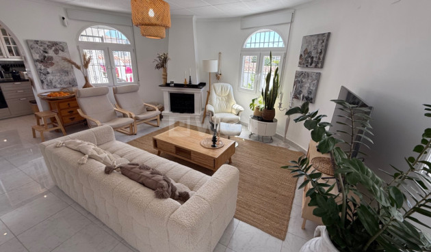 Resale - Villa - Torrevieja - Costa Blanca