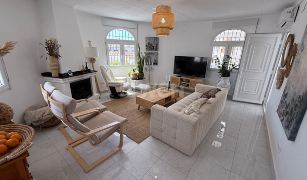 Resale - Villa - Torrevieja - Costa Blanca