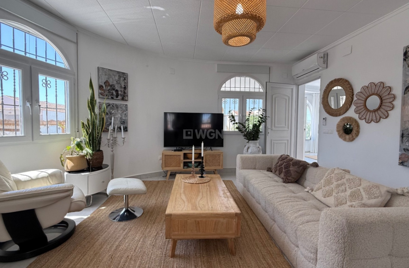 Resale - Villa - Torrevieja - Costa Blanca