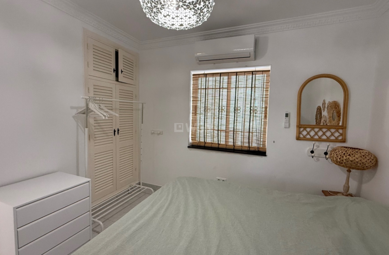 Resale - Villa - Torrevieja - Costa Blanca