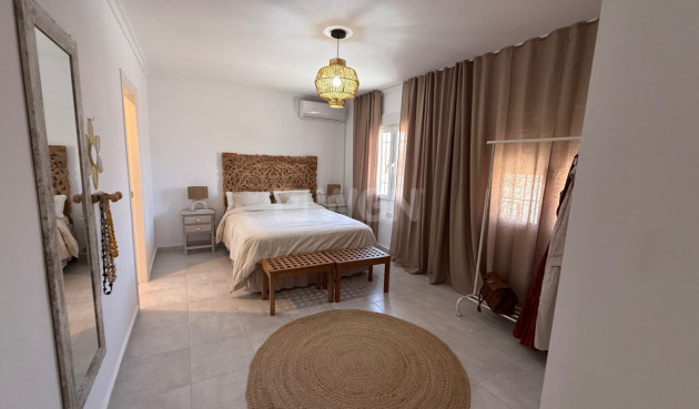 Resale - Villa - Torrevieja - Costa Blanca