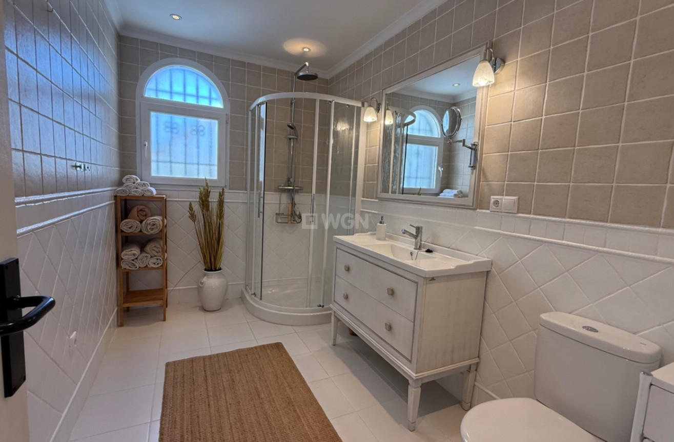 Resale - Villa - Torrevieja - Costa Blanca