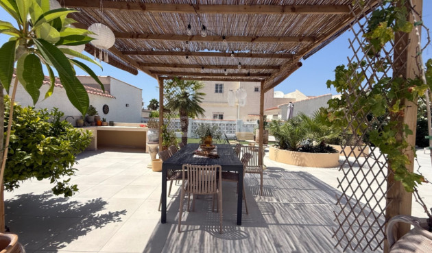Resale - Villa - Torrevieja - Costa Blanca