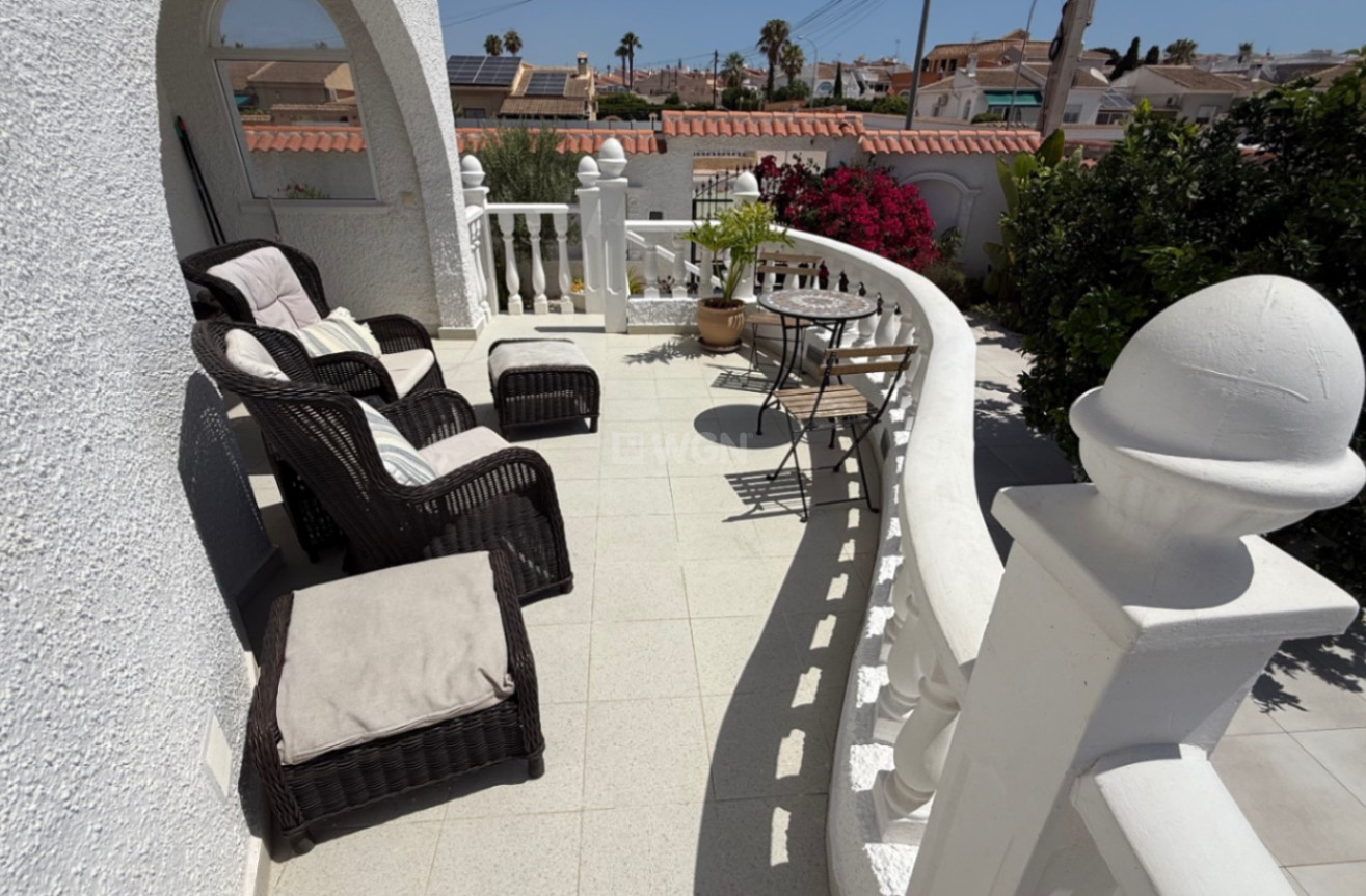 Resale - Villa - Torrevieja - Costa Blanca