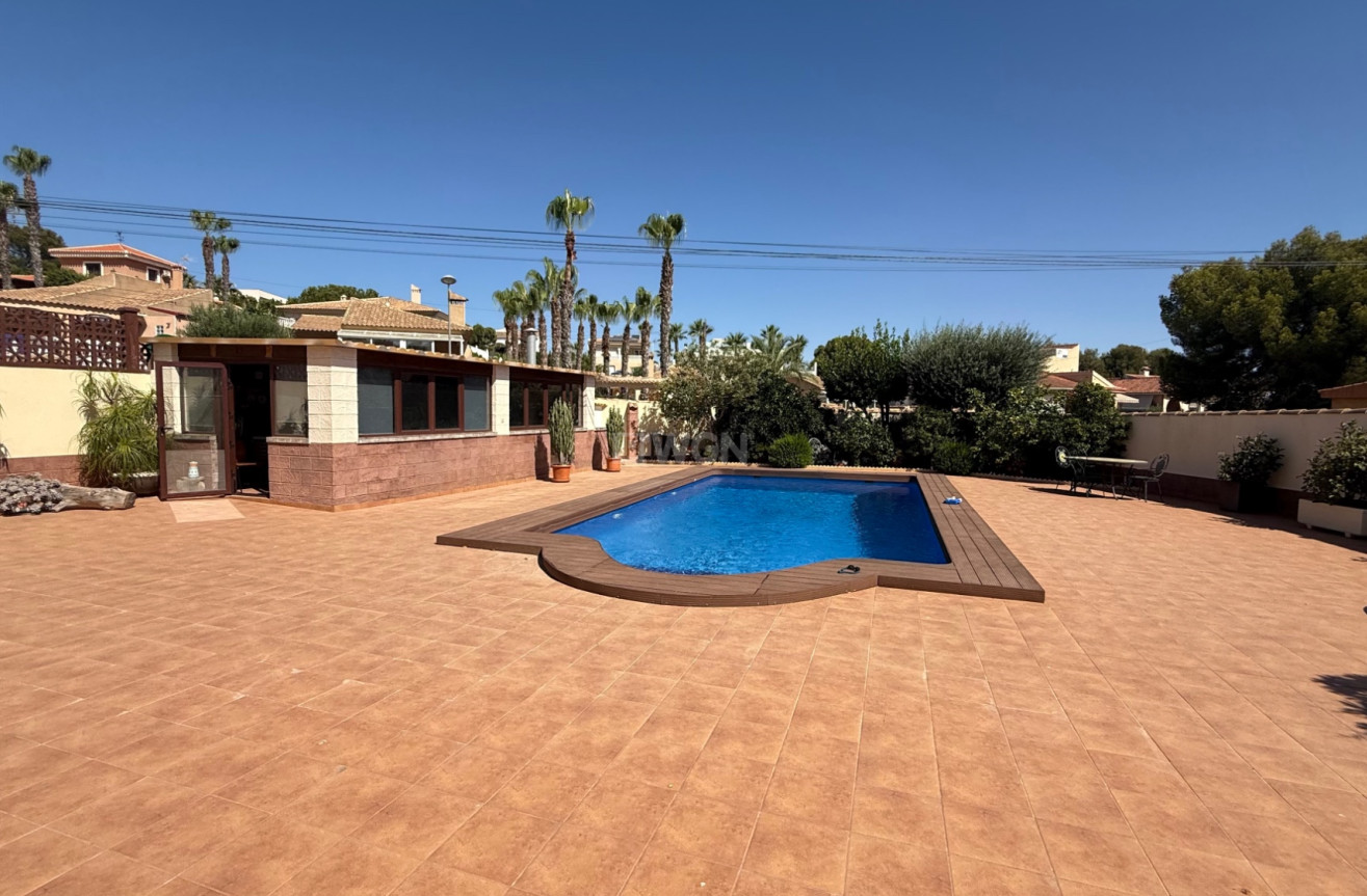 Resale - Villa - Torrevieja - Costa Blanca