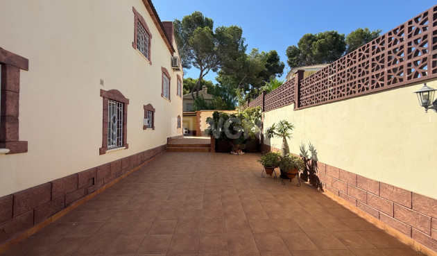 Resale - Villa - Torrevieja - Costa Blanca