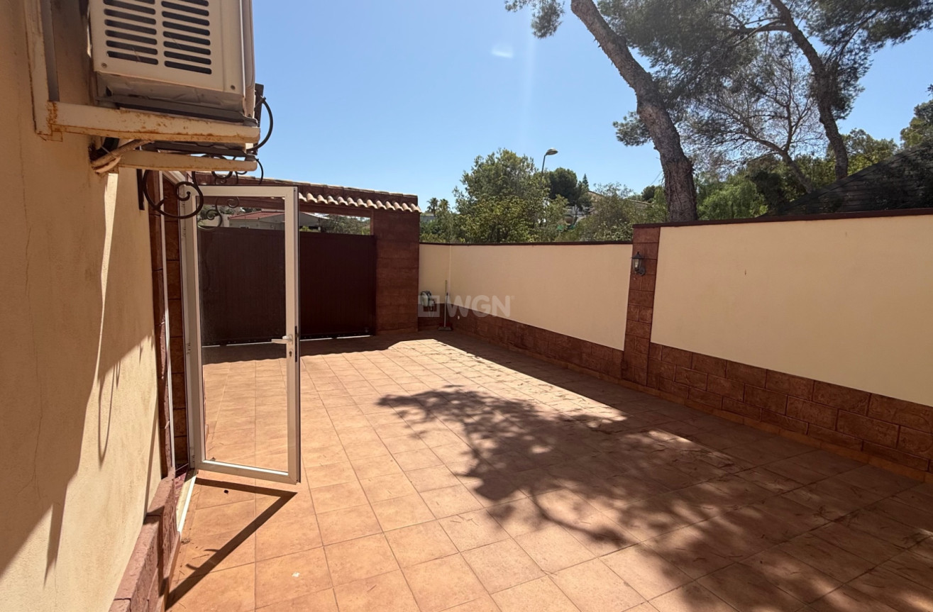 Resale - Villa - Torrevieja - Costa Blanca