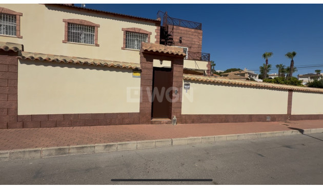Resale - Villa - Torrevieja - Costa Blanca