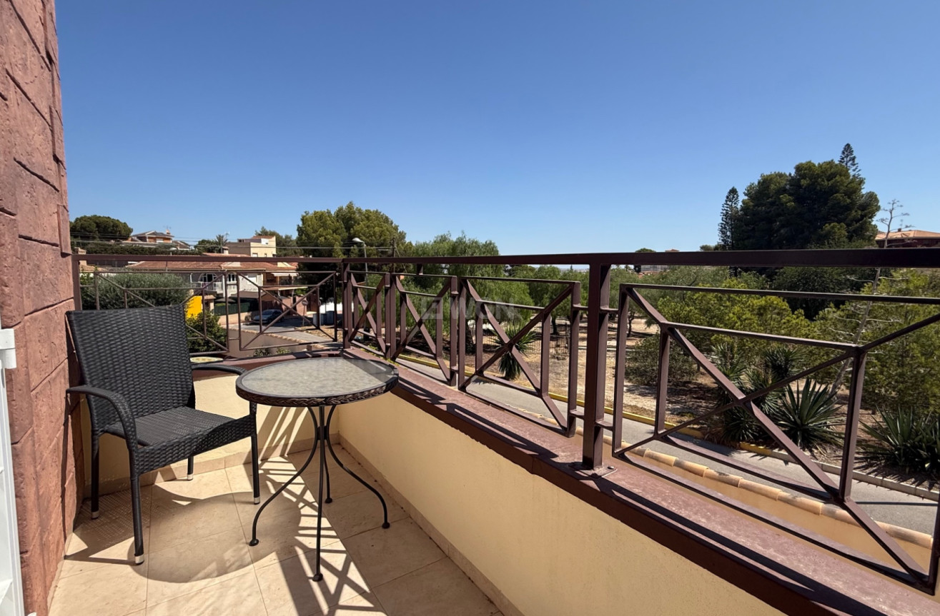 Resale - Villa - Torrevieja - Costa Blanca