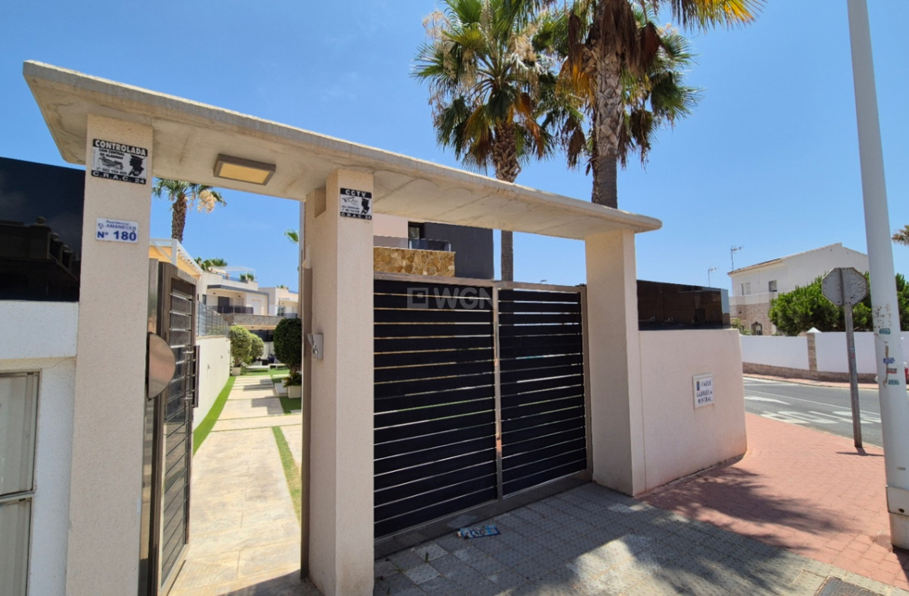 Resale - Villa - Torrevieja - Costa Blanca