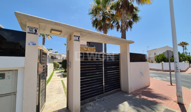 Resale - Villa - Torrevieja - Costa Blanca