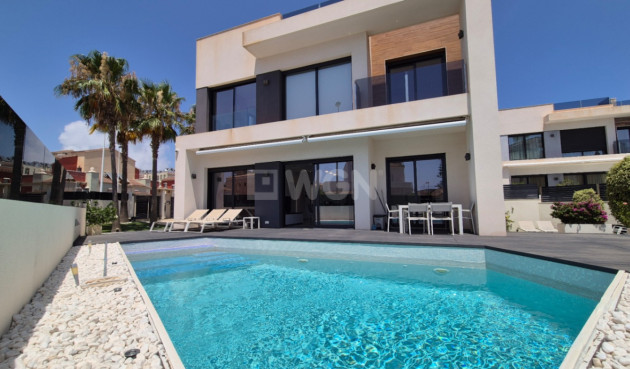 Resale - Villa - Torrevieja - Costa Blanca