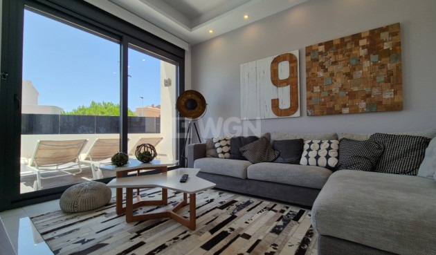 Resale - Villa - Torrevieja - Costa Blanca