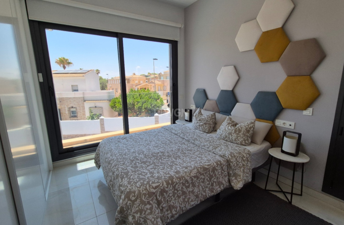 Resale - Villa - Torrevieja - Costa Blanca