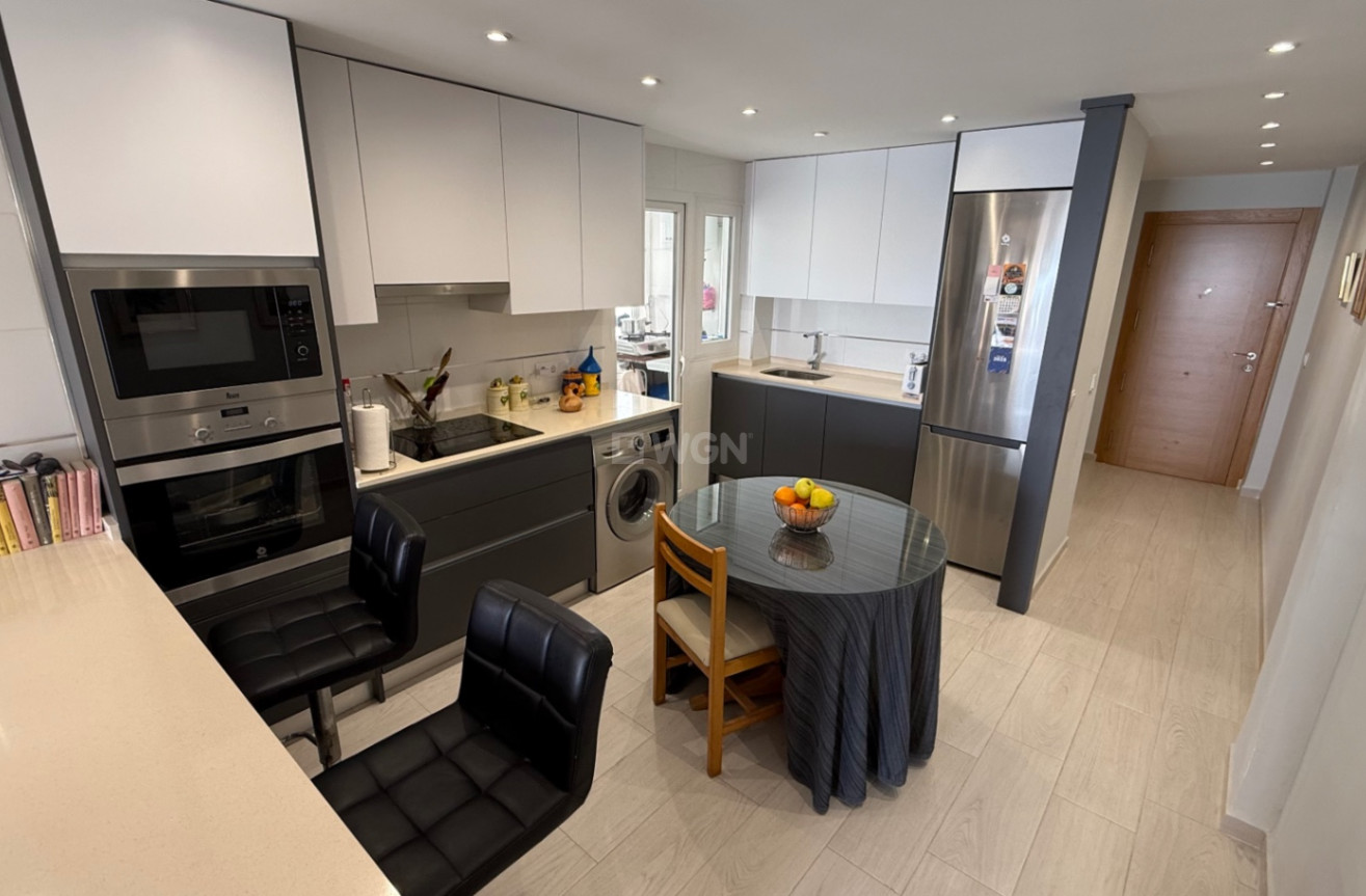 Resale - Apartment / flat - Torrevieja - Costa Blanca