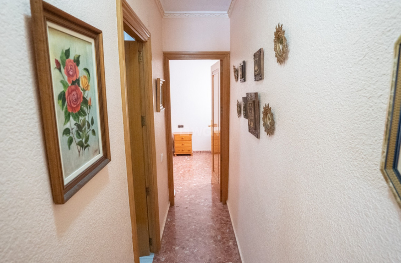Resale - Apartment / flat - Torrevieja - Costa Blanca