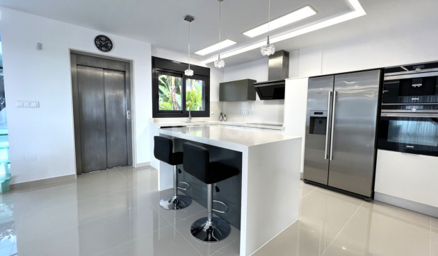 Resale - Villa - San Miguel de Salinas - Inland