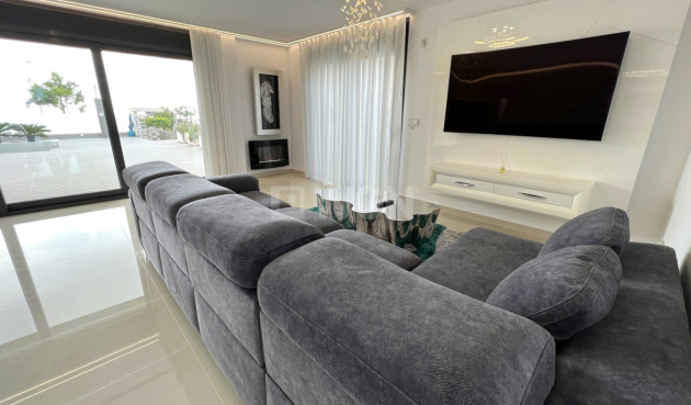 Resale - Villa - San Miguel de Salinas - Inland