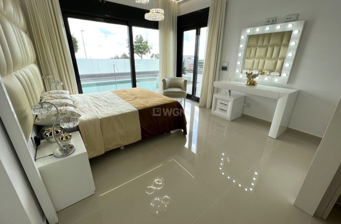 Resale - Villa - San Miguel de Salinas - Inland