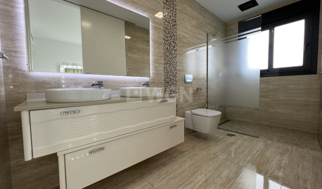 Resale - Villa - San Miguel de Salinas - Inland