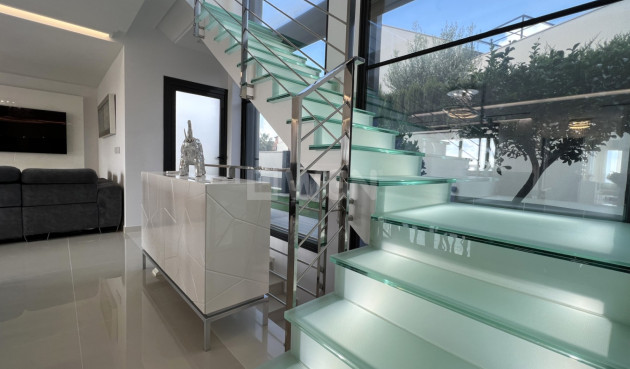 Resale - Villa - San Miguel de Salinas - Inland