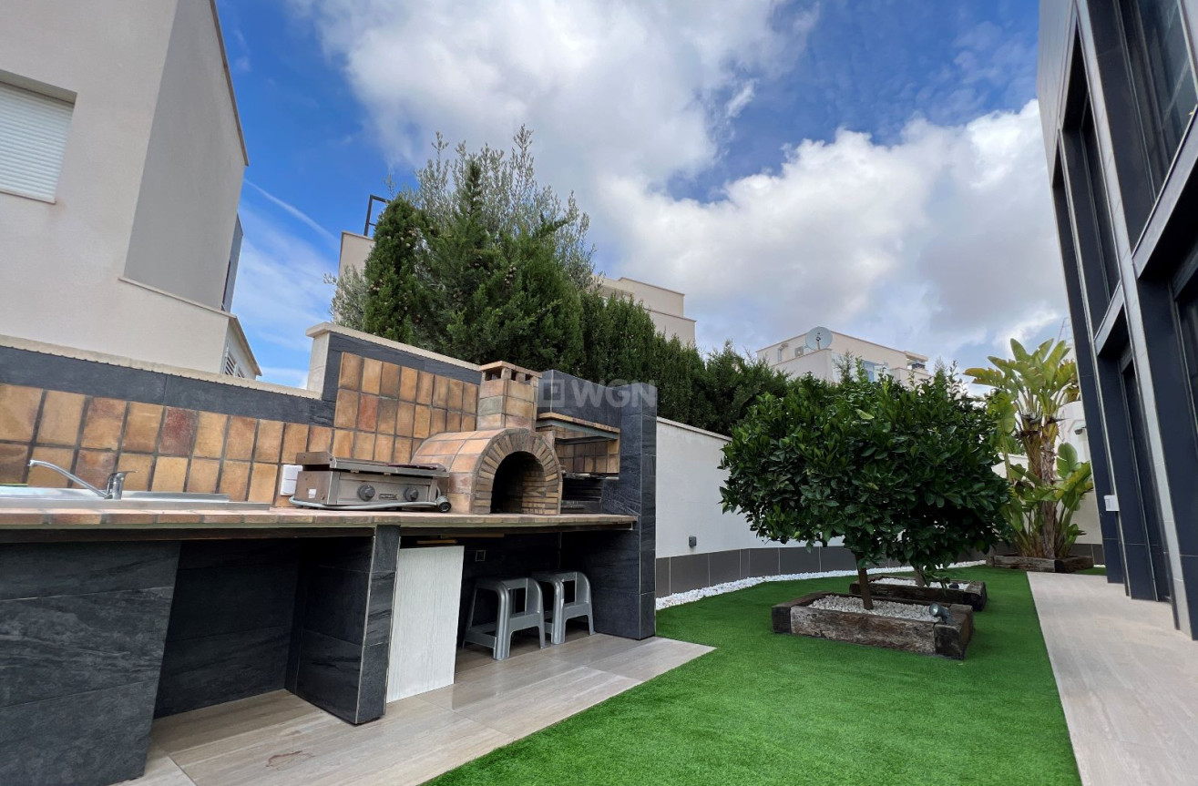 Resale - Villa - San Miguel de Salinas - Inland